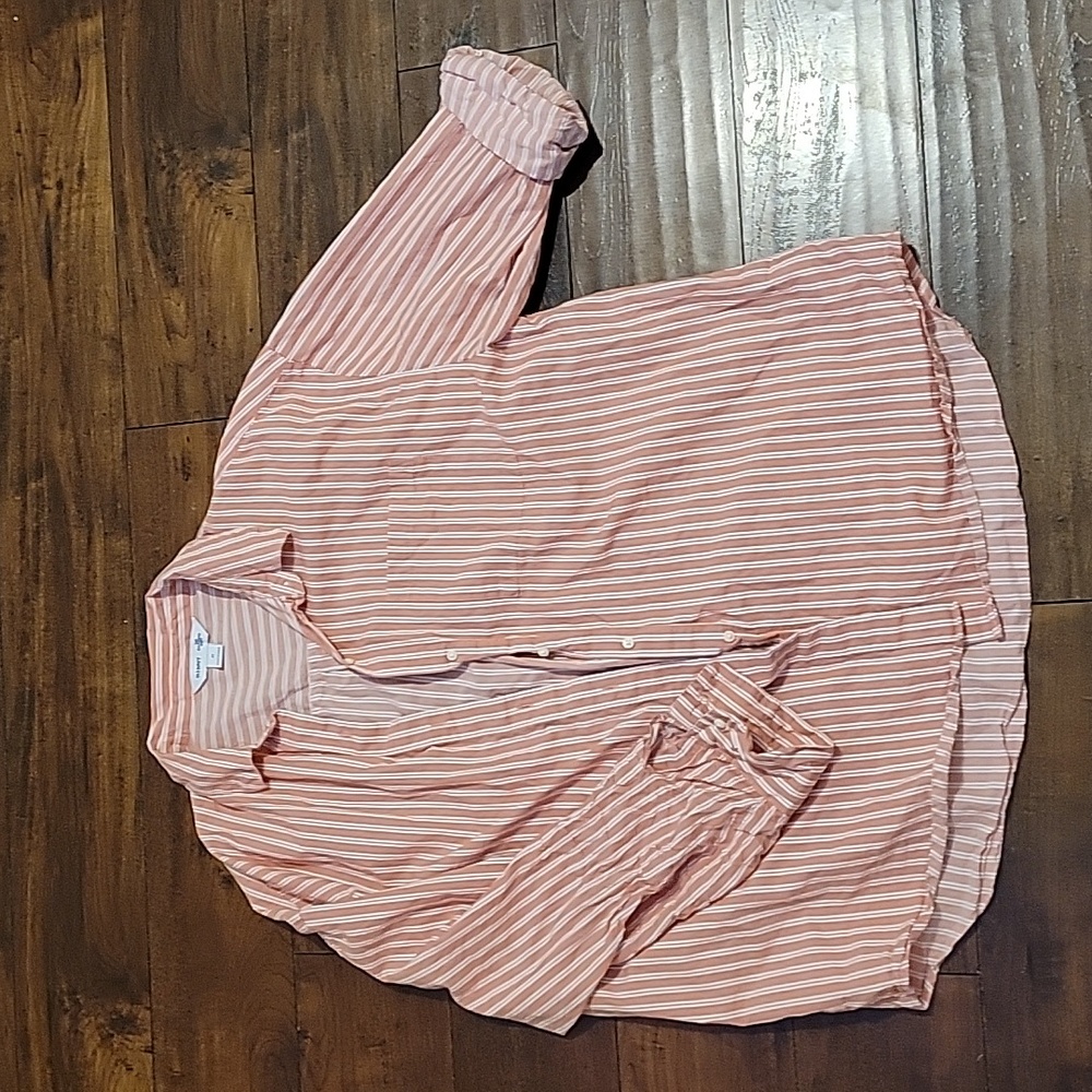 Old Navy Boyfriend Shirt, size medium